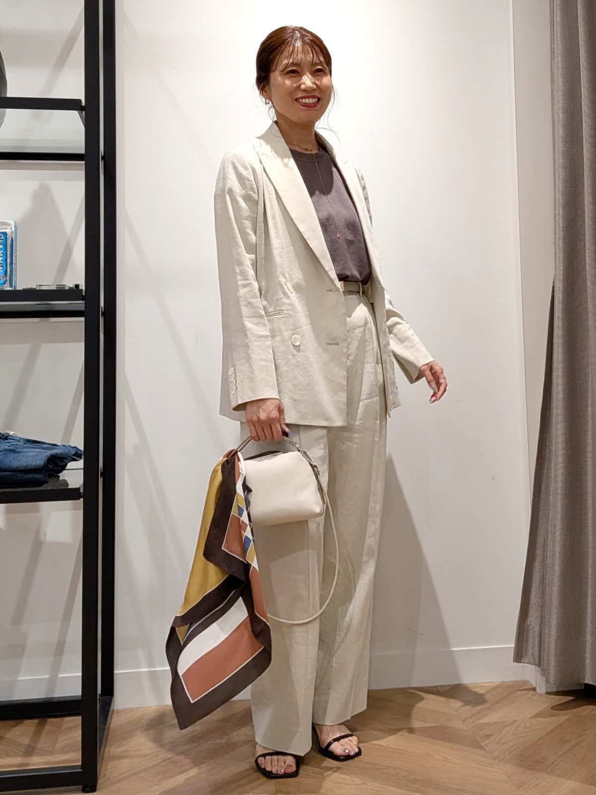 INEDのジャケットを使った岡山天満屋SUPERIORCLOSETのスタッフ