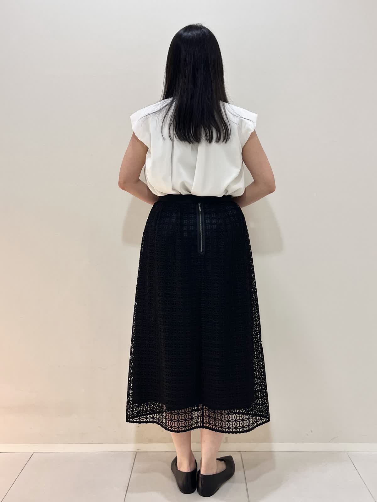 INEDのジャケットを使った広島三越SUPERIORCLOSETのスタッフ