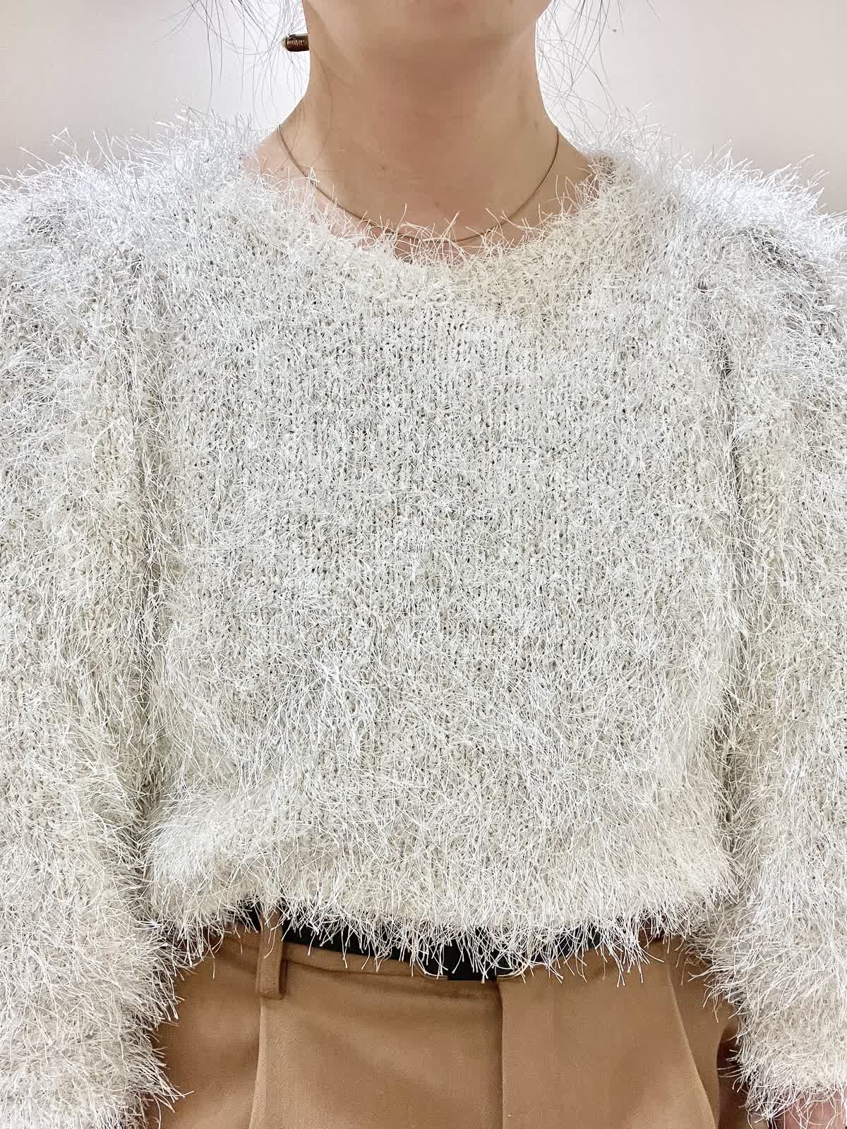 INEDのニットを使った広島三越SUPERIORCLOSETのスタッフスタイリング