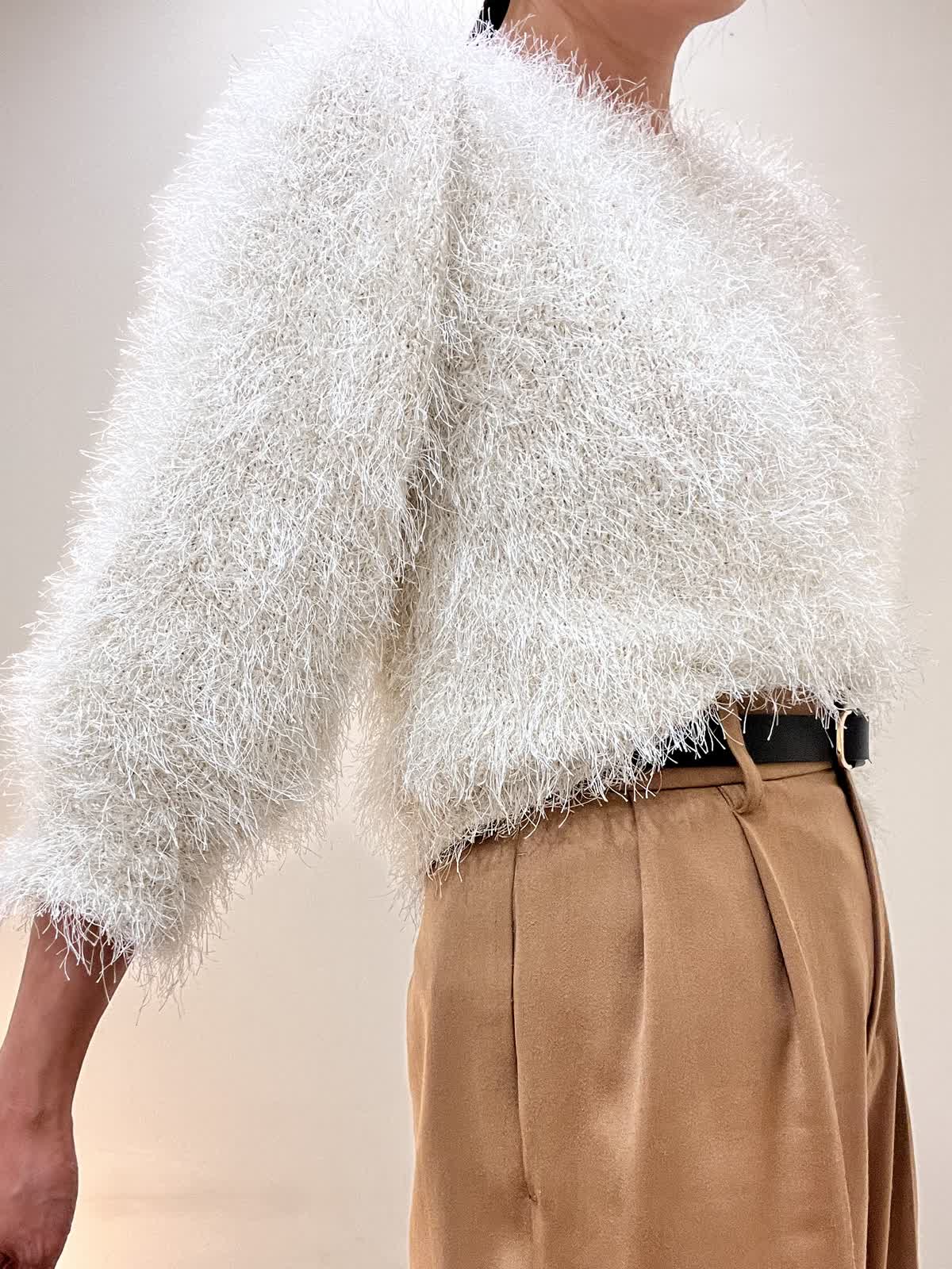 INEDのニットを使った広島三越SUPERIORCLOSETのスタッフスタイリング