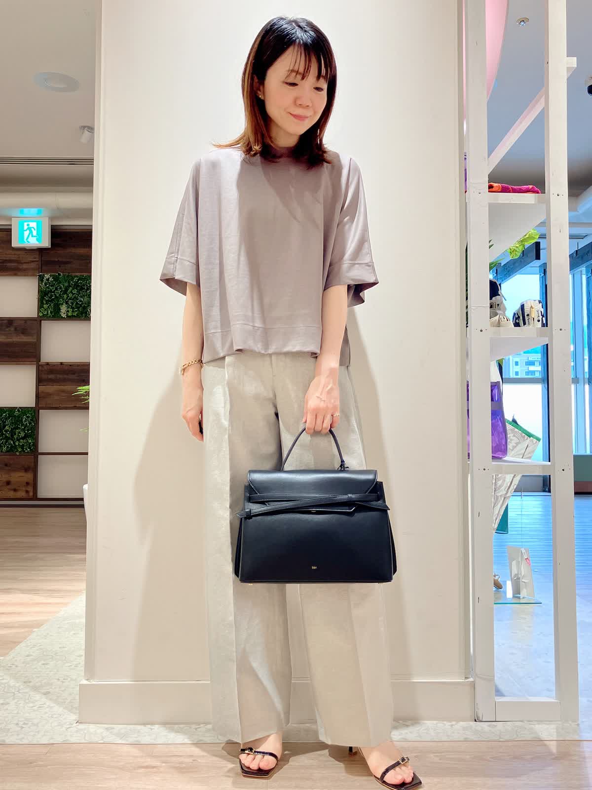 るんるん　INED  パンツスーツ　他一点 INEDのパンツを使った神戸阪急SUPERIORCLOSETのスタッフ