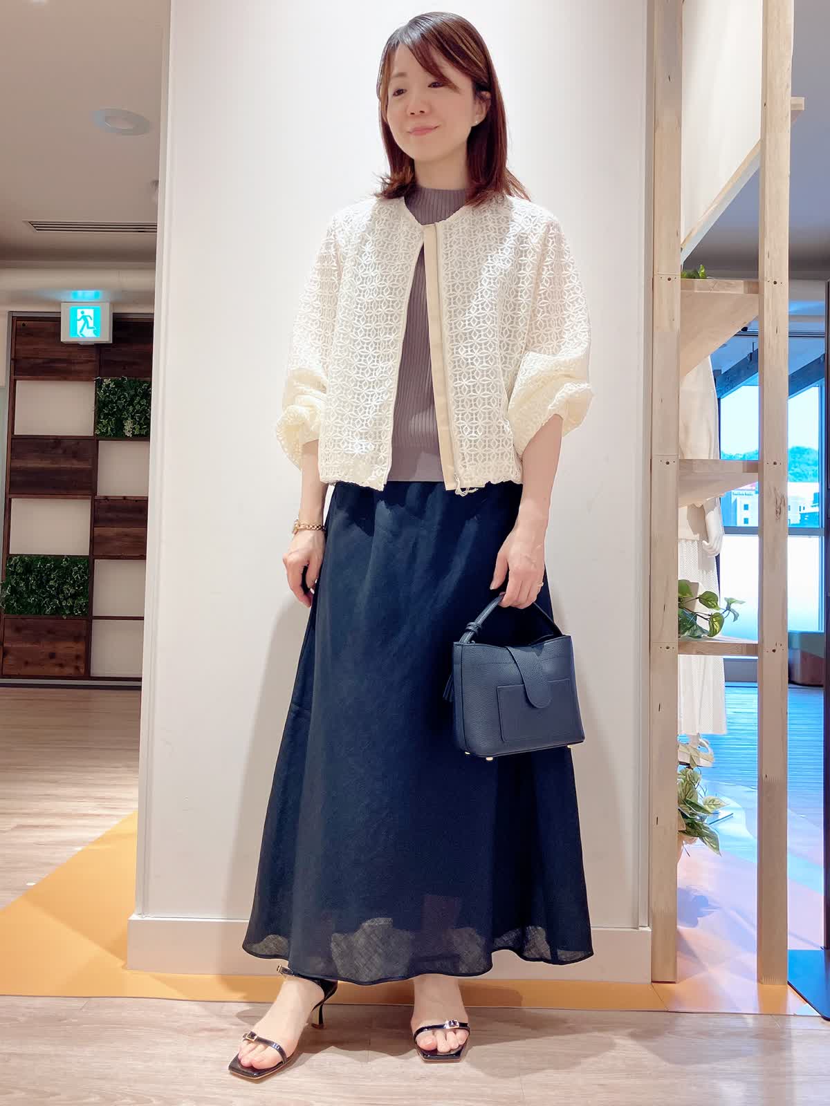 INEDのジャケットを使った神戸阪急SUPERIORCLOSETのスタッフ