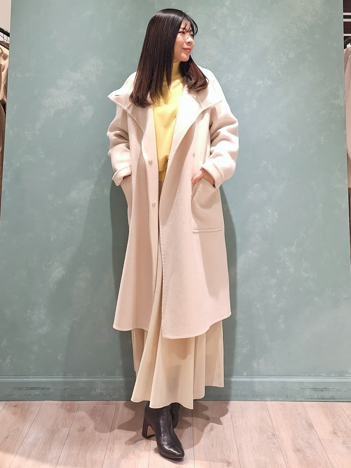 INEDのコートを使った福岡岩田屋SUPERIOR CLOSETのスタッフ