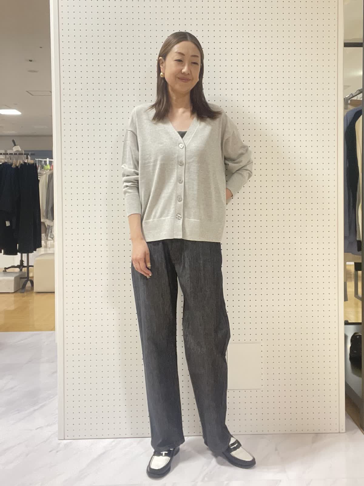 DAY by DAY It's internationalのニットを使った立川伊勢丹I.T.'S