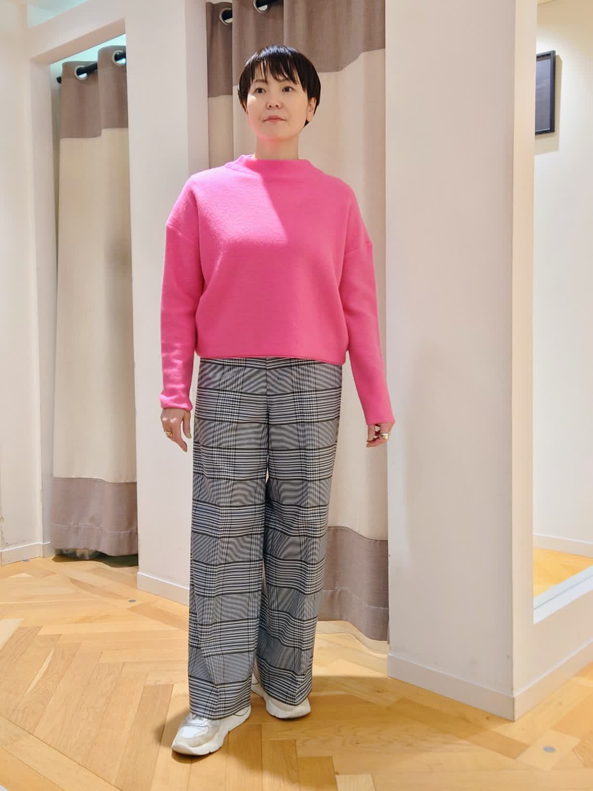 INEDのジャケットを使った熊本鶴屋SUPERIOR CLOSETのスタッフ