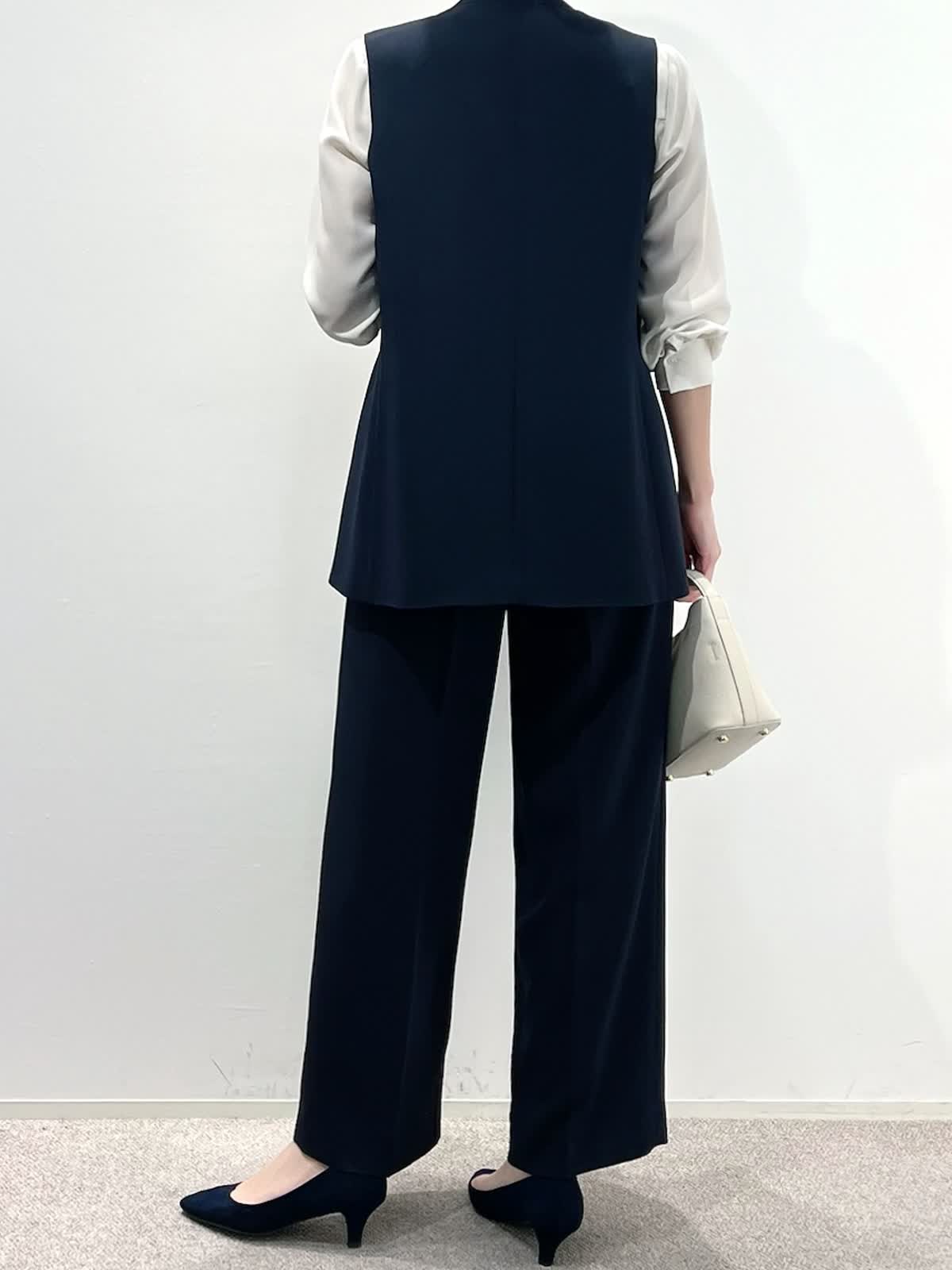 INEDのジャケットを使った広島三越SUPERIORCLOSETのスタッフ