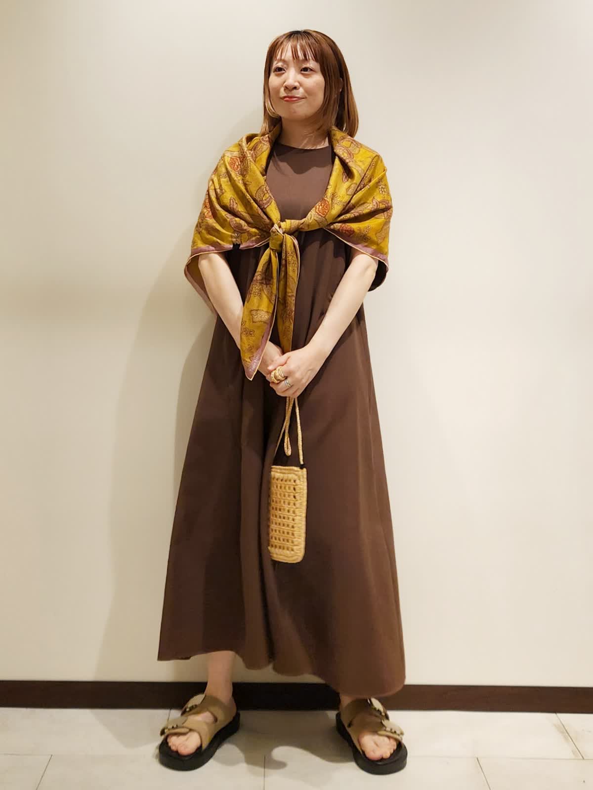 INEDのワンピースを使った盛岡川徳SUPERIOR CLOSETのスタッフ