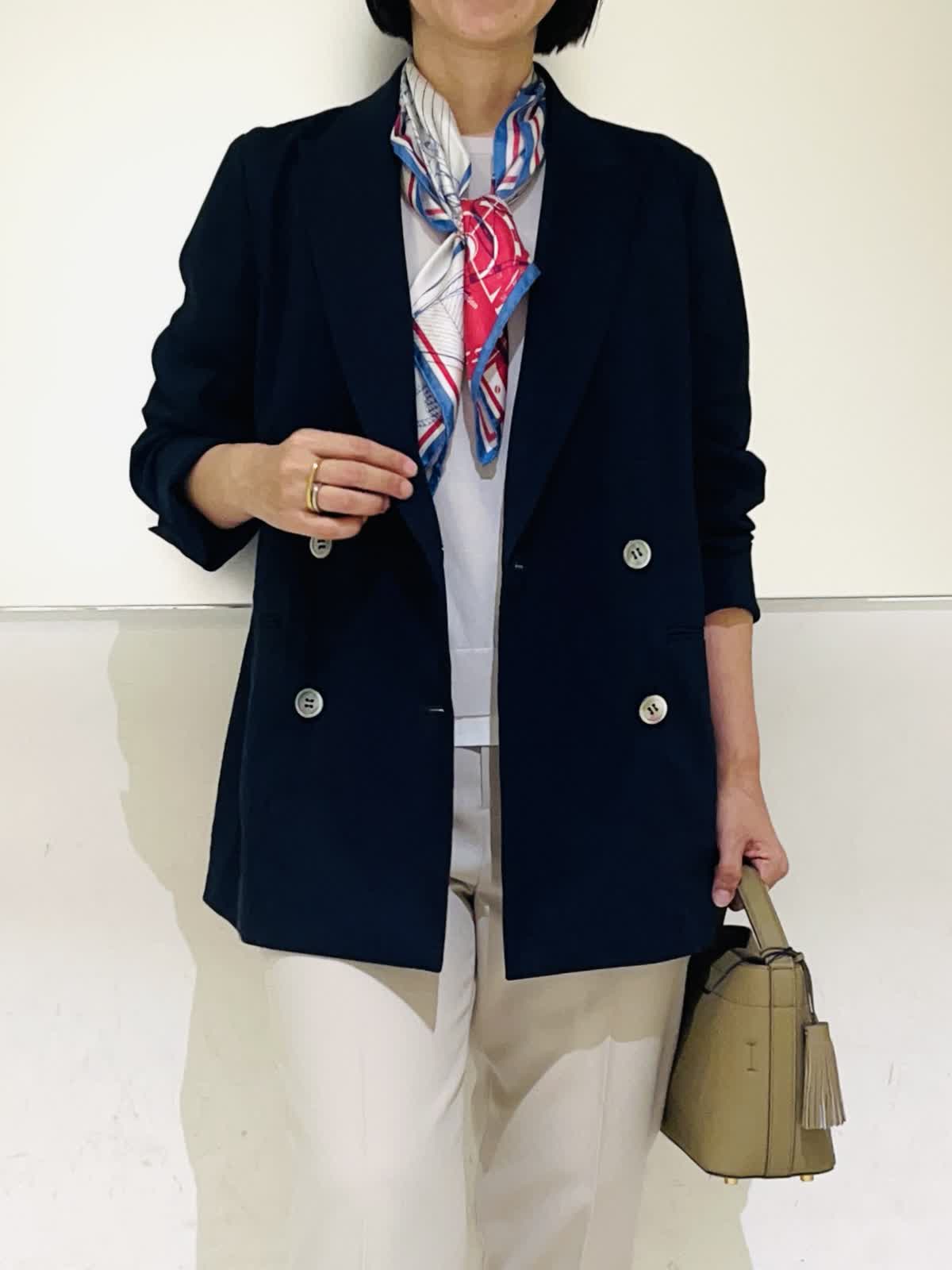 INEDのジャケットを使った新宿タカシマヤSUPERIOR CLOSETのスタッフ
