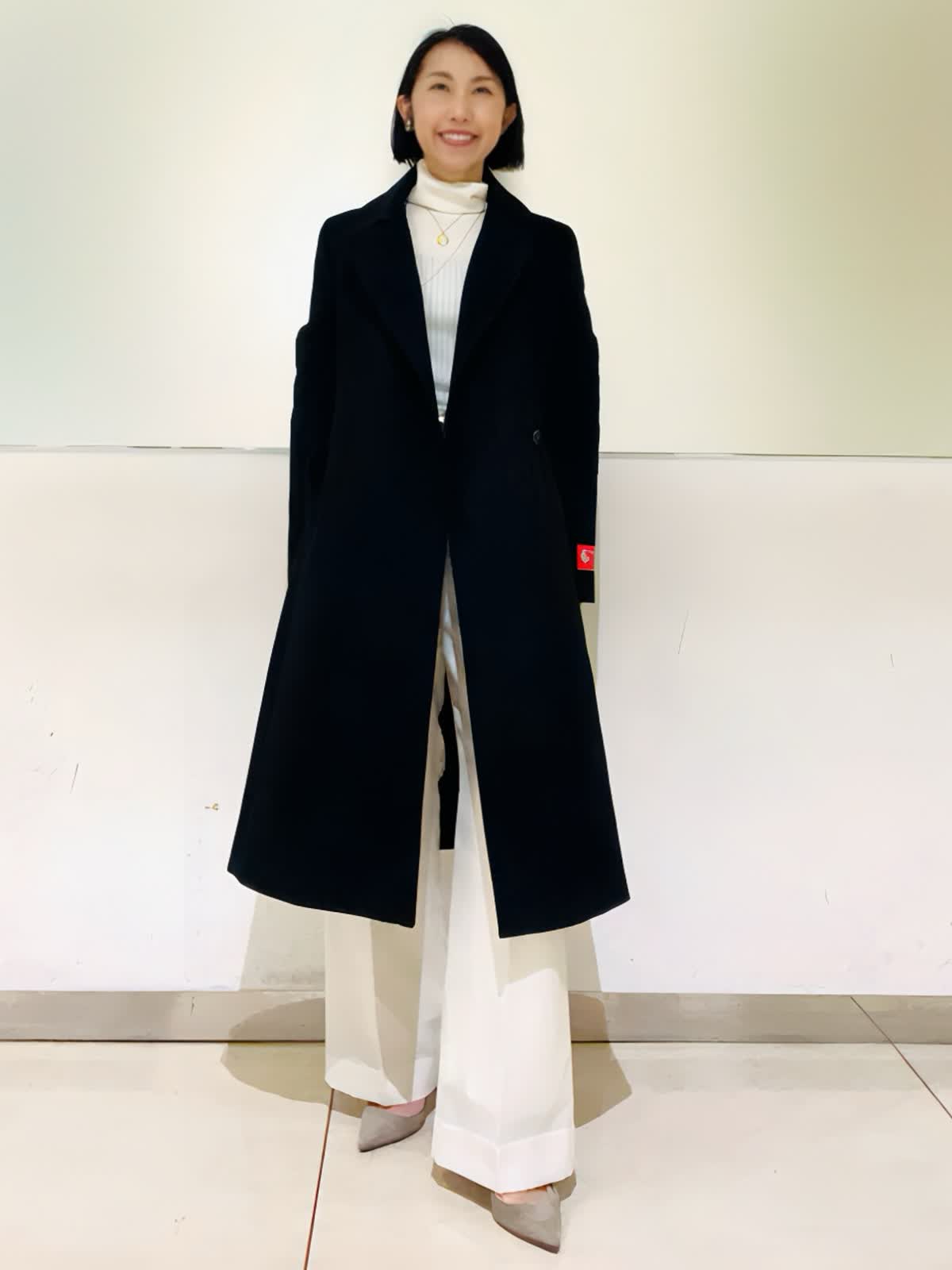 INEDのコートを使った新宿タカシマヤSUPERIOR CLOSETのスタッフ