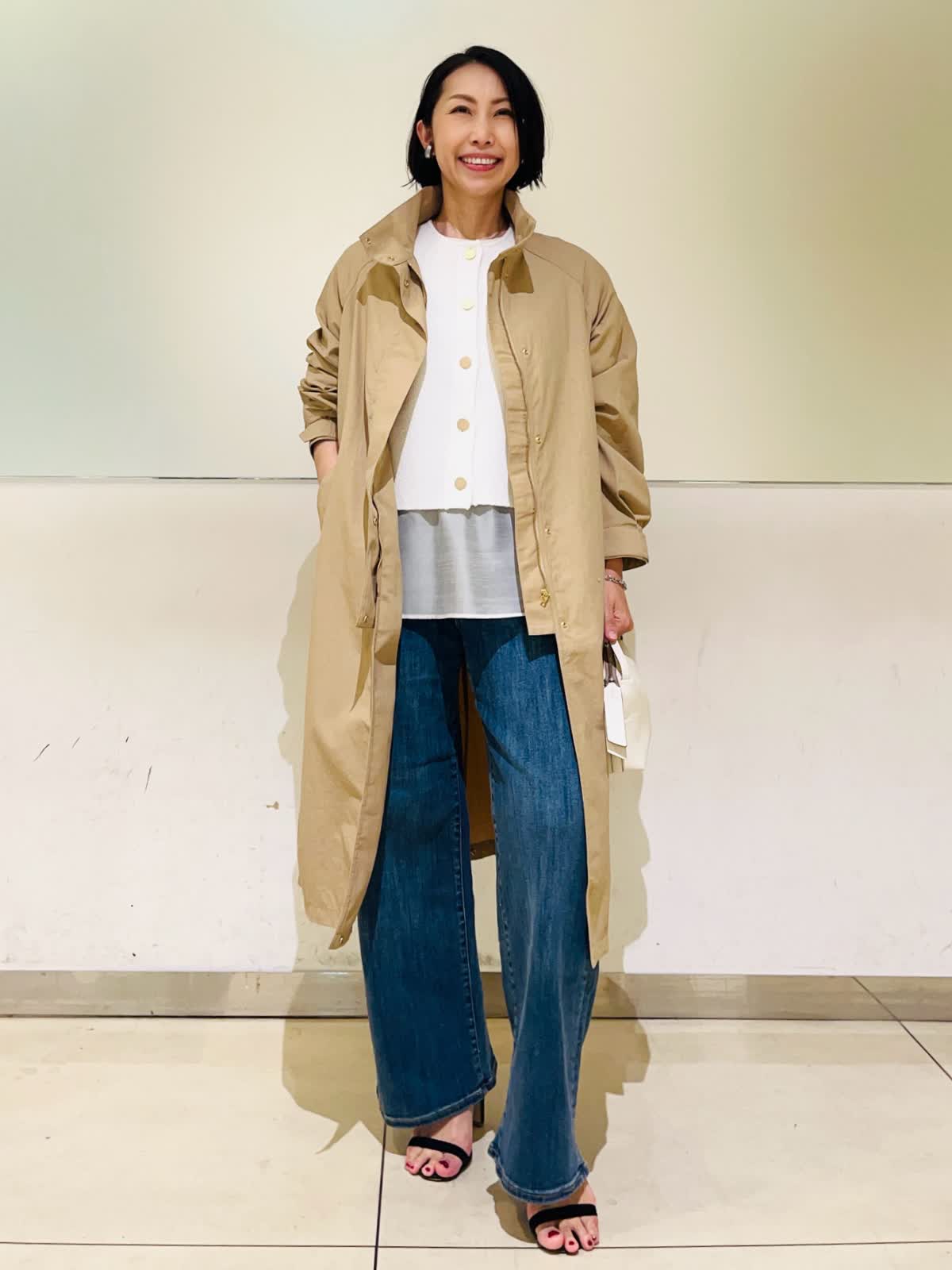 INEDのコートを使った新宿タカシマヤSUPERIOR CLOSETのスタッフ