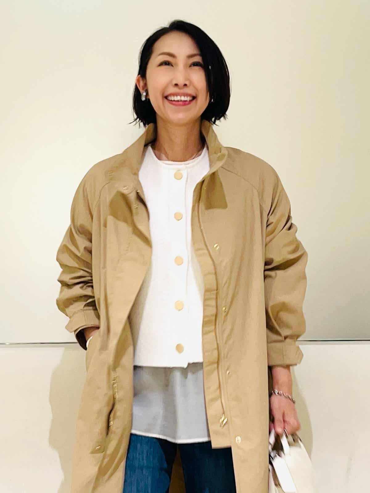 INEDのコートを使った新宿タカシマヤSUPERIOR CLOSETのスタッフ