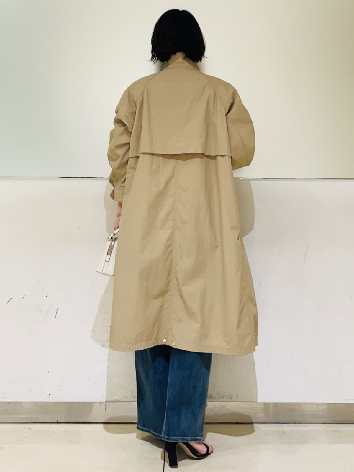 INEDのコートを使った新宿タカシマヤSUPERIOR CLOSETのスタッフ