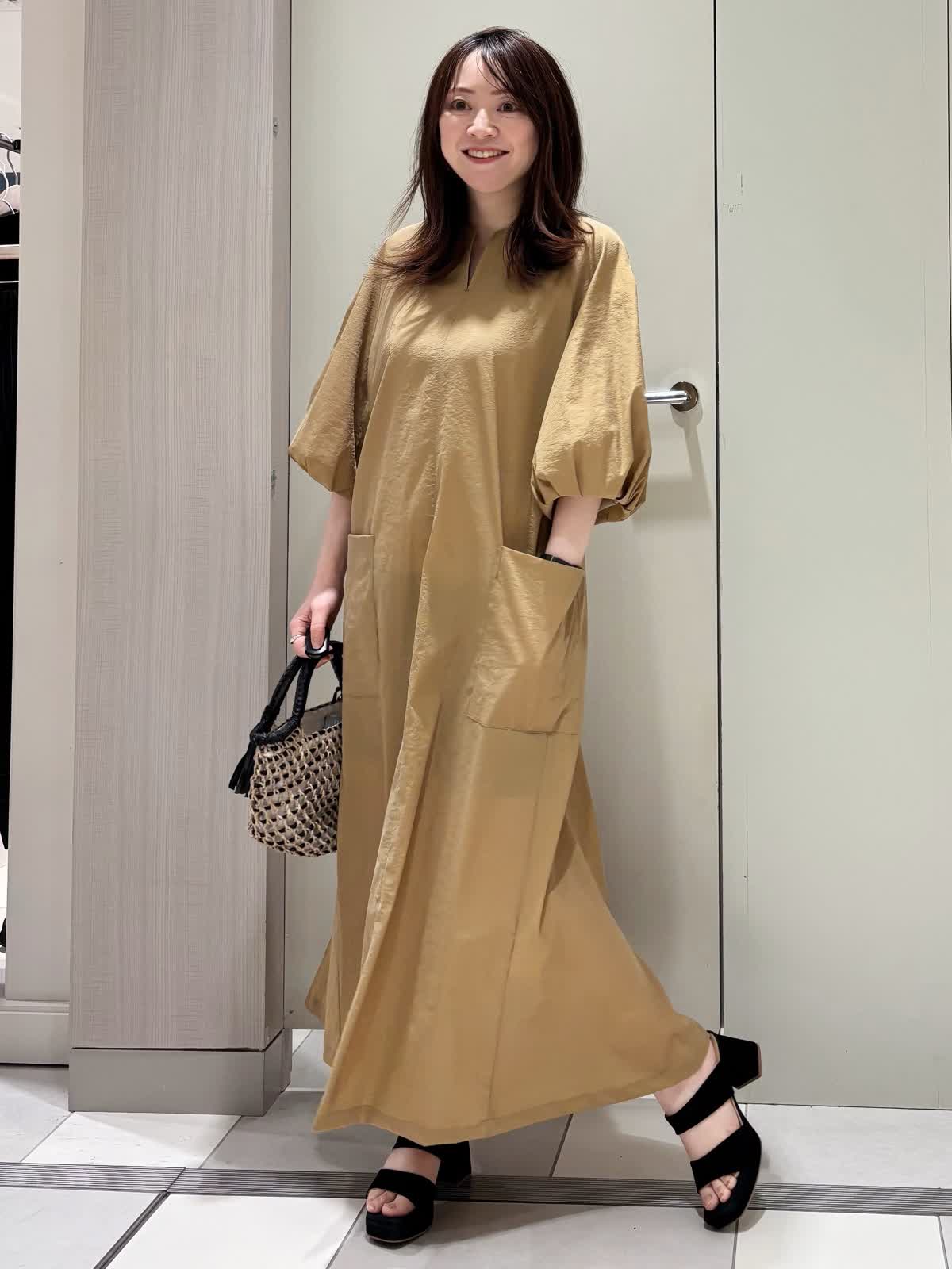 INEDのワンピースを使った梅田大丸INEDのスタッフスタイリング