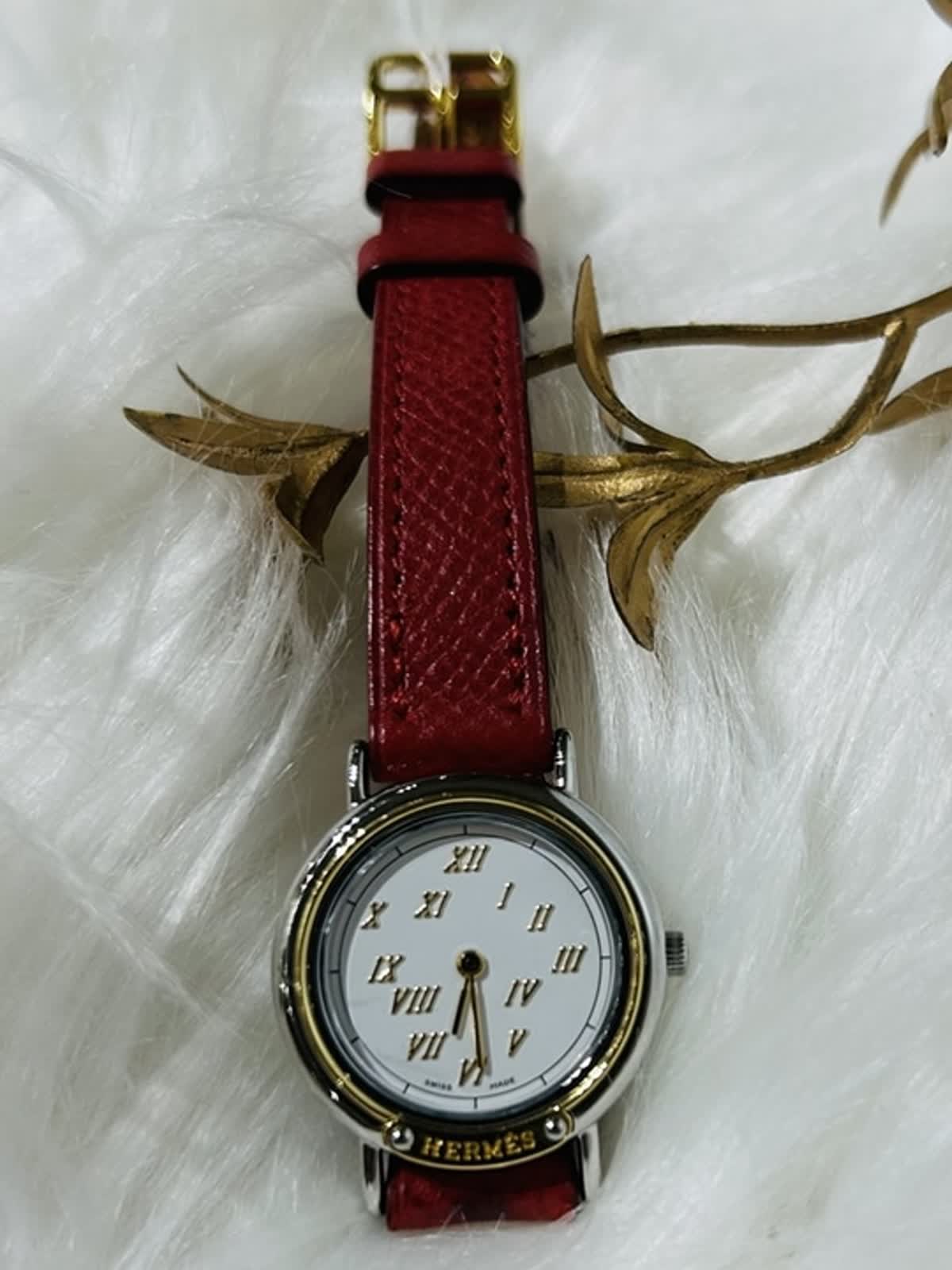 HERMES　エルメス　メテオール　コンビ　レディース ヴィンテージHERMES】文字盤の数字の並びが特徴的な｢メテオール