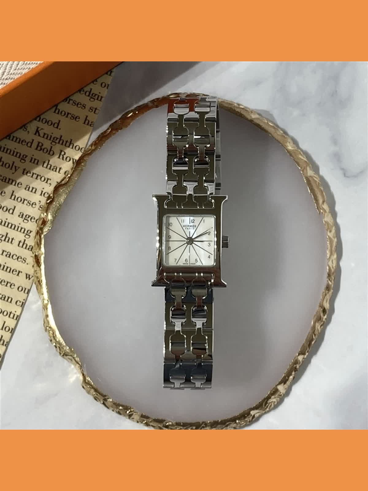 vintage HERMES】エルメス Hウォッチミニ シェルダイアル入荷いたし