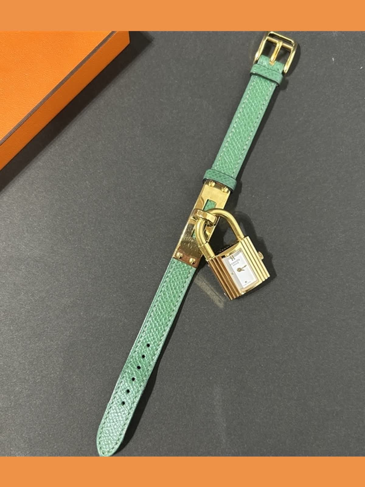 moon HERMES エルメス ケリー ウォッチ vintage HERMES】エルメスケリーウォッチを自分へのご褒美に - LUCUA