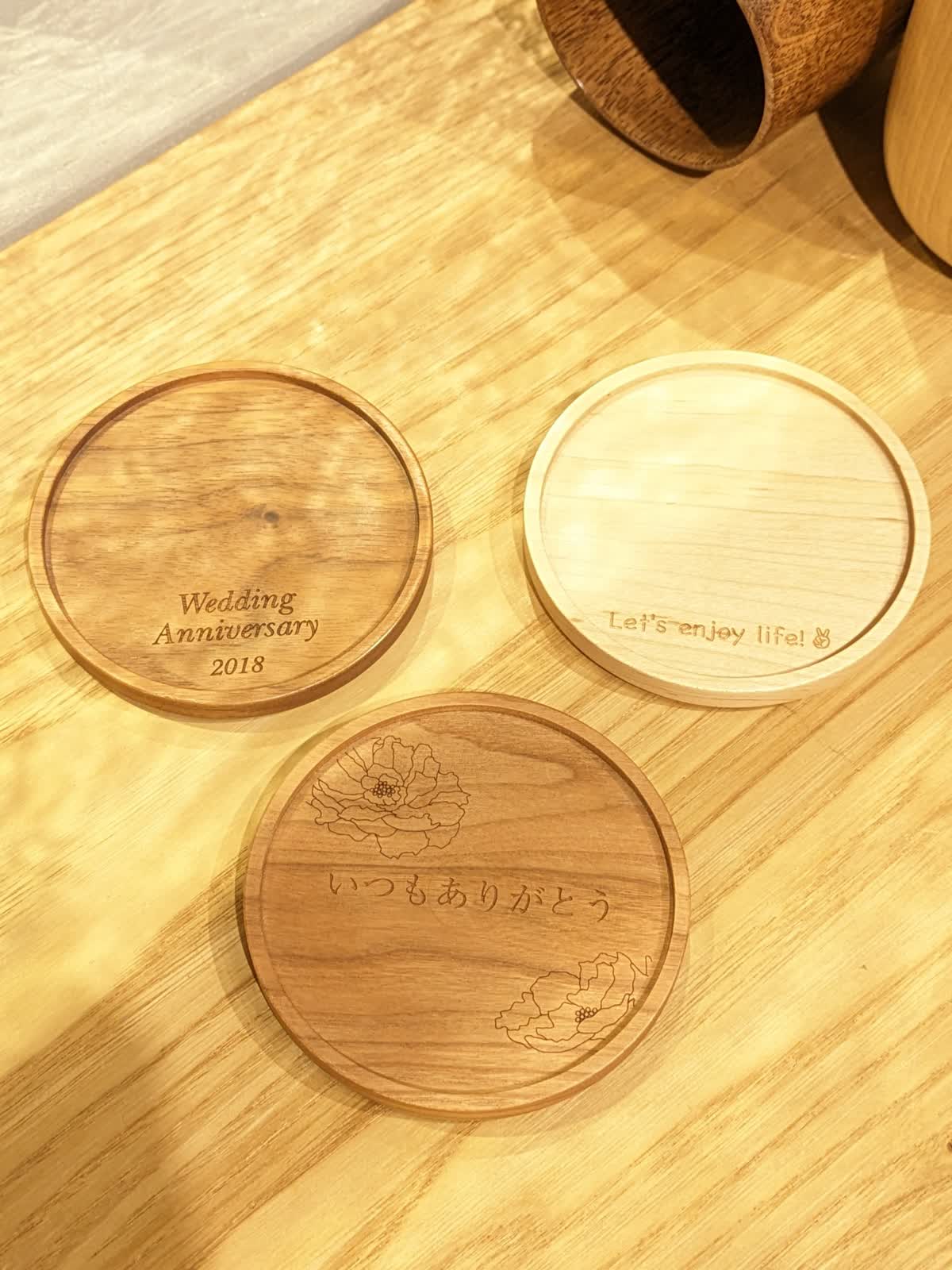 Coaster -Round-」天然無垢材を使用した贅沢な木製コースター - LUCUA