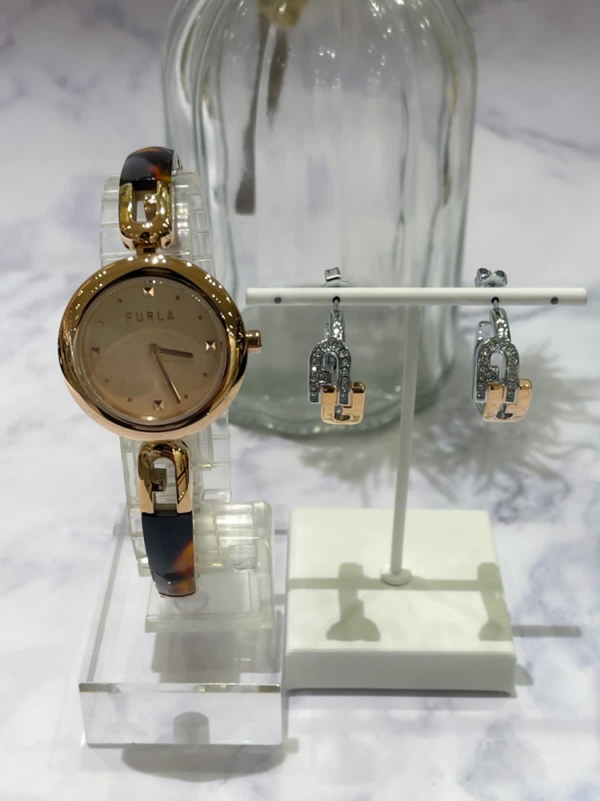 15e6339ed1181379fe14a4bfb35e00